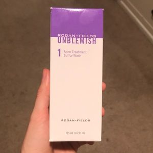 Rodan and fields Acne Sulfur Face wash